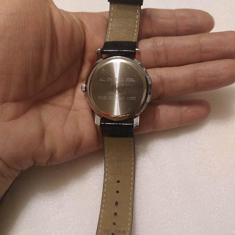 Watch - Picture 2 of 3